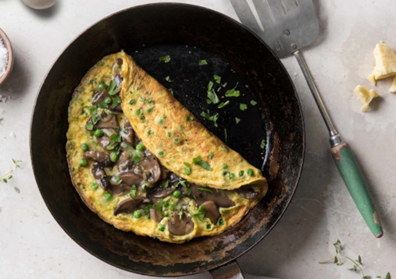 Cheesy Mushroom, Pea & Herb Omelette - meal time emergency